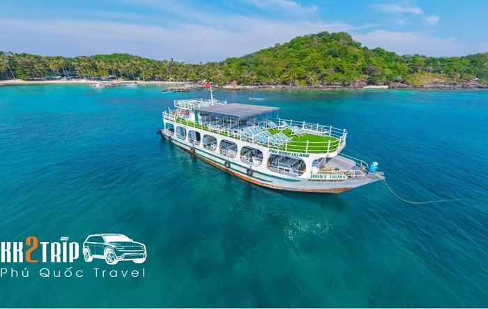 Fishing and collecting seafood at Hon May Rut Trong, Phu Quoc