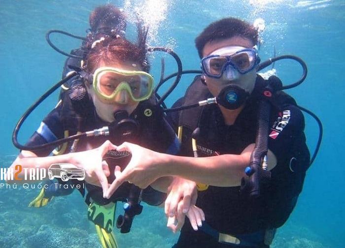 So Sánh Sự Khác Nhau Giữa Lặn Snorkeling & Diving So Sánh Sự Khác Nhau Giữa Lặn Snorkeling & Diving