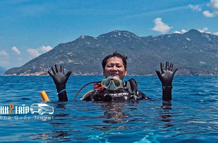 So Sánh Sự Khác Nhau Giữa Lặn Snorkeling & Diving So Sánh Sự Khác Nhau Giữa Lặn Snorkeling & Diving