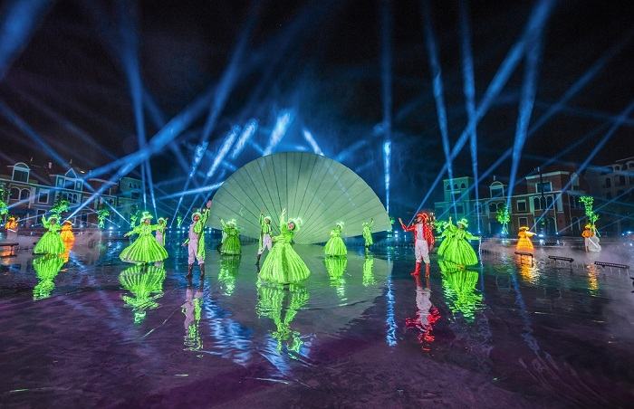 Colors of Venice Show at Grand World Phu Quoc