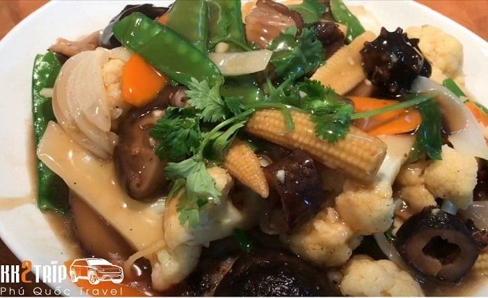 Stir-fried Sea Cucumber with Shiitake Mushrooms