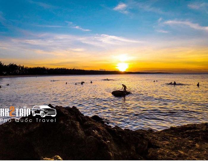 Cua Can Fishing Village: Phu Quoc's Hidden Gem Sunset view at Cua Can Fishing Village, Phu Quoc