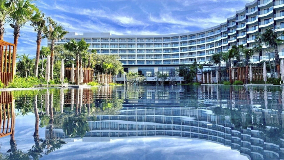 Nghỉ dưỡng đẳng cấp tại Crowne Plaza Phú Quốc cùng dịch vụ thuê xe KK2Trip crowne plaza phú quốc