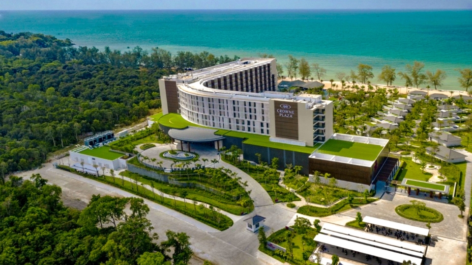 Nghỉ dưỡng đẳng cấp tại Crowne Plaza Phú Quốc cùng dịch vụ thuê xe KK2Trip crowne plaza phú quốc